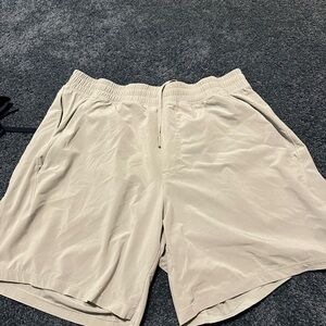 Men’s grey lululemon shorts